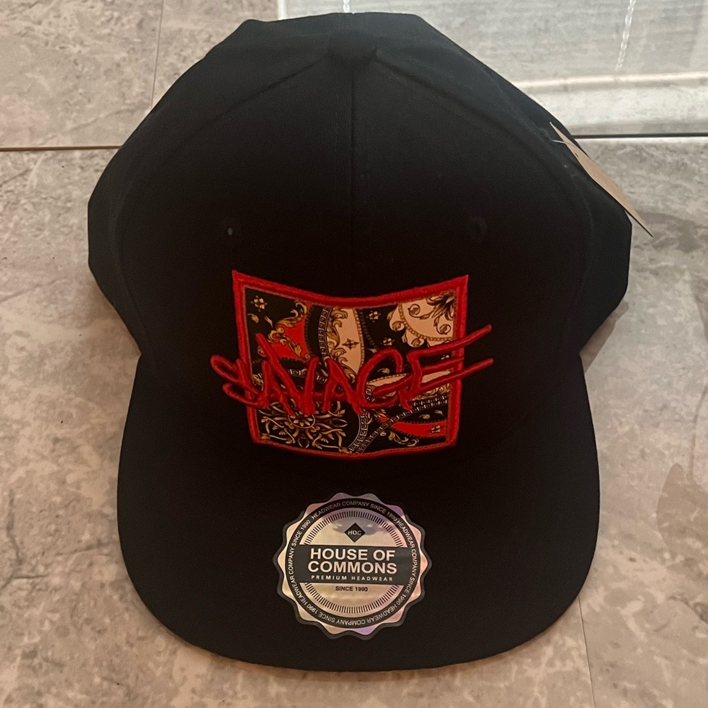 HOUSE of COMMONS Black “Savage” Flat Brim Snap Back X One Size